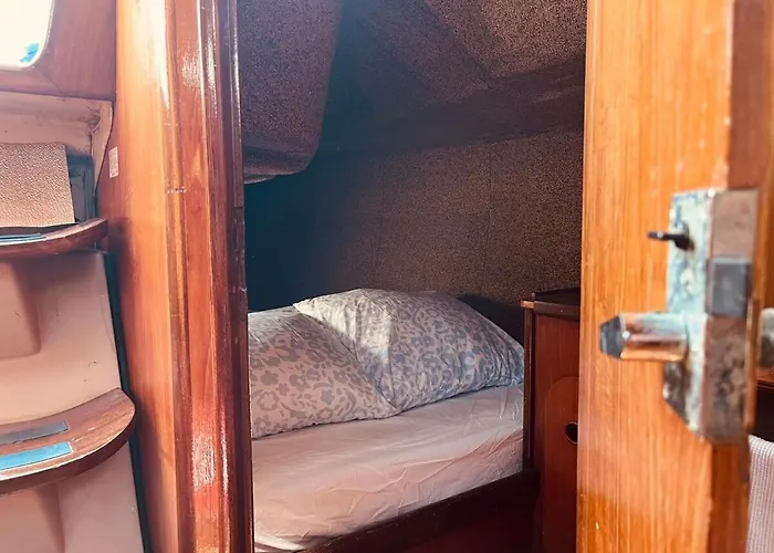 Botel Nortada Boat Escape