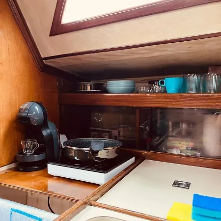 Nortada Boat Escape Botel *