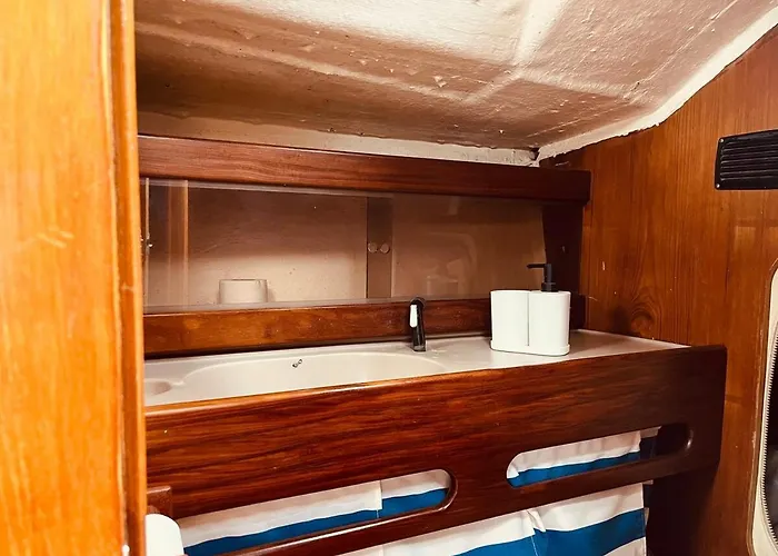 Nortada Boat Escape Πλωτό κατάλυμα