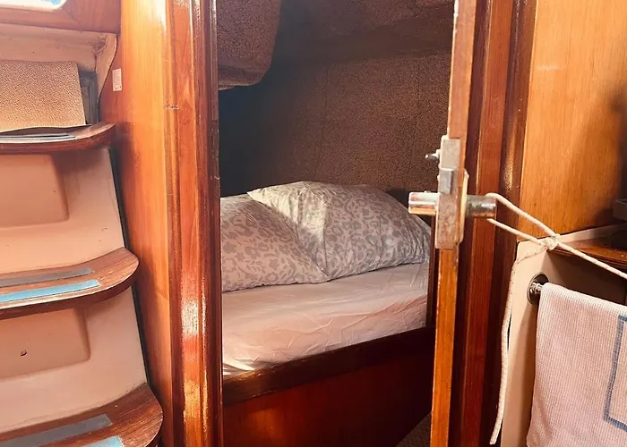 Πλωτό κατάλυμα Nortada Boat Escape *